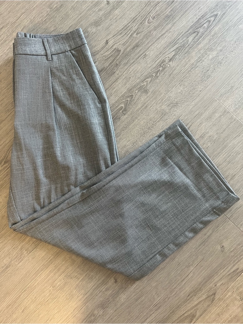 Old Navy Gray Pleated Straight-Leg Dress Pants Women's Work Trousers | Workwear‎